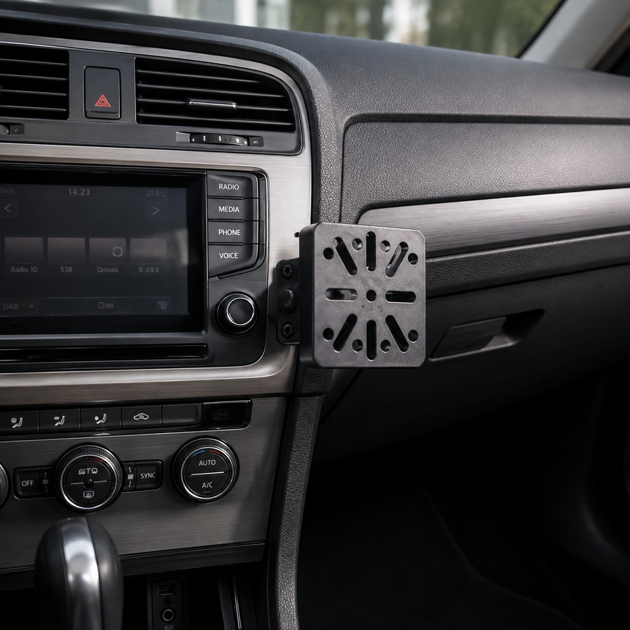Metal dashmounts
